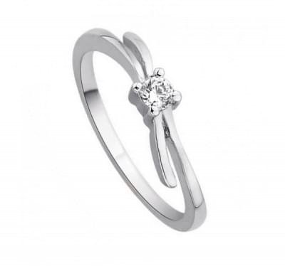 Кольцо с бриллиантом для помолвки 