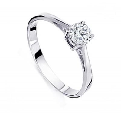 Золотое кольцо с бриллиантом для помолвки